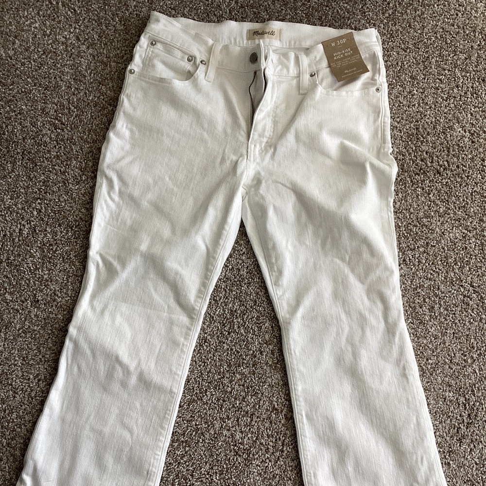 Madewell “Petite Mid Rise Kickout” Jeans New WithTags